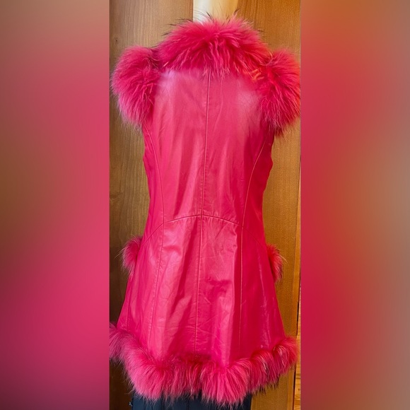ENJOY FUR’s Raccoon Hair Red Gilet Size Small - Picture 5 of 14